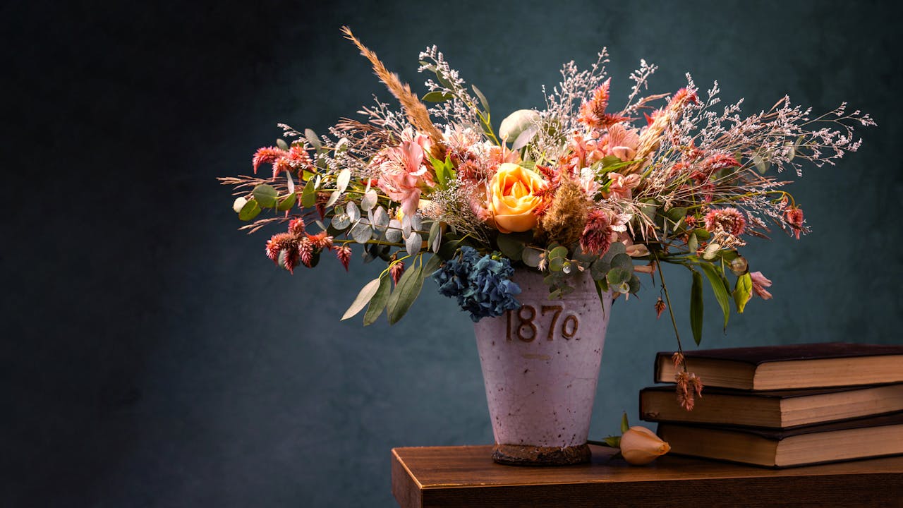 13 Ways to Style a Bouquet Like a Florist for Effortless DIY Florals
