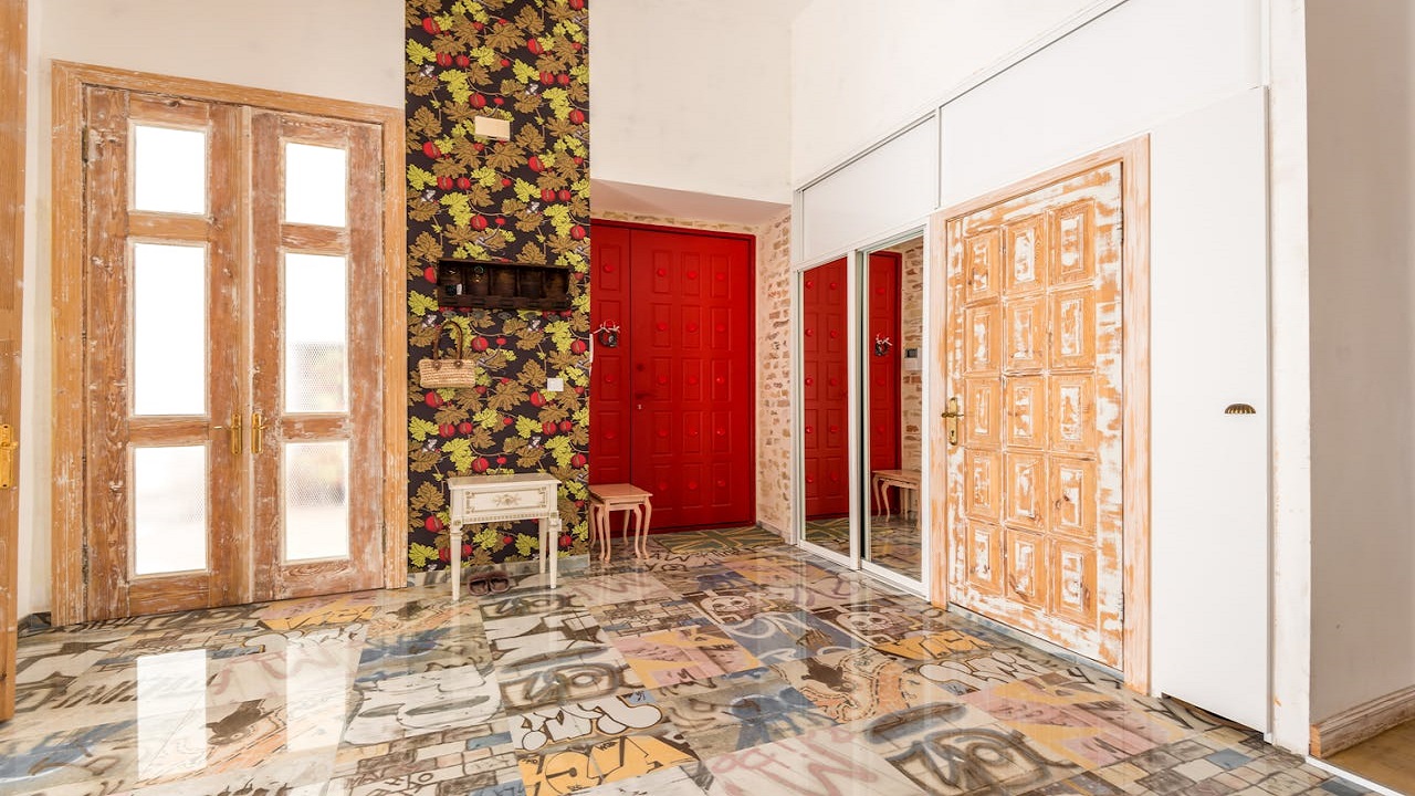 Wallpaper with vintage patterns