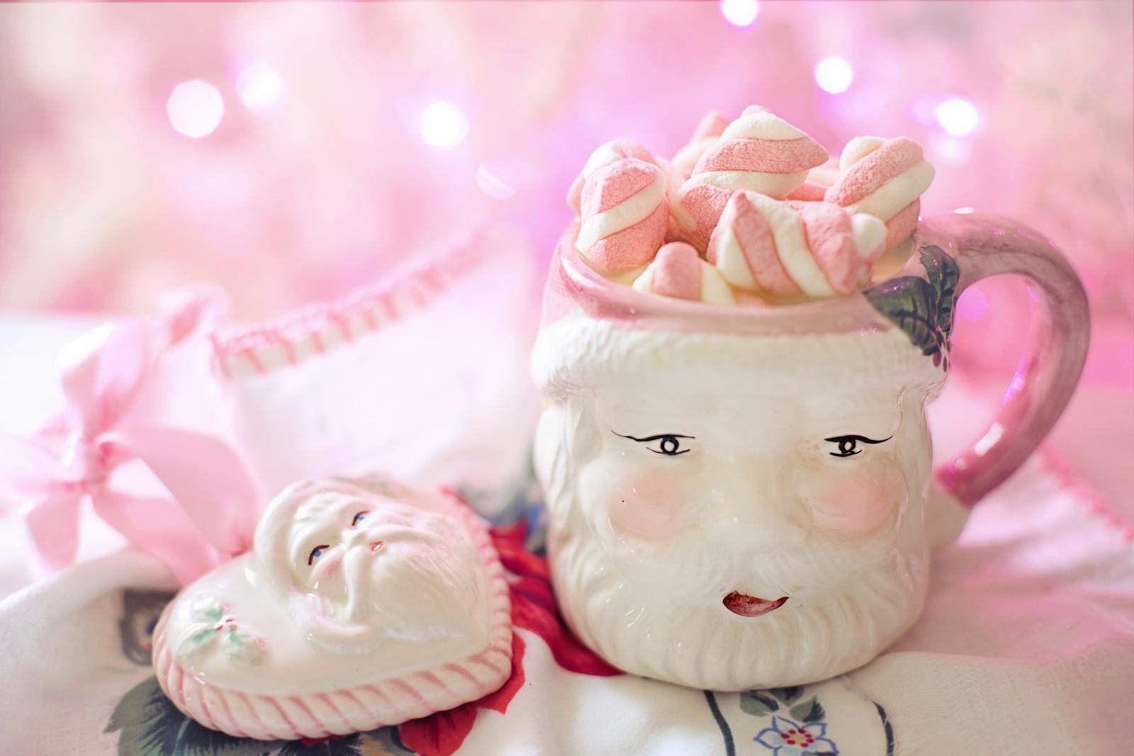 12 Vintage Mugs Collectors Pay For