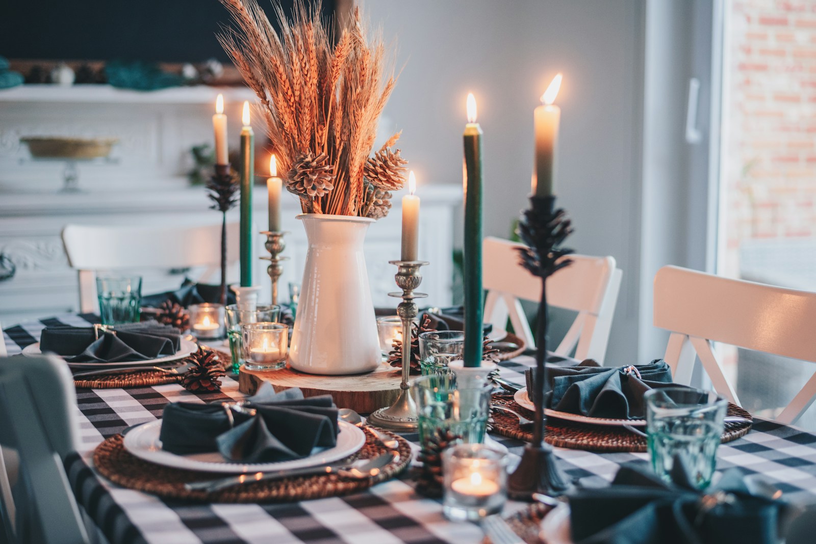 8 Simple Ways to Impress Holiday Guests, According to Experts