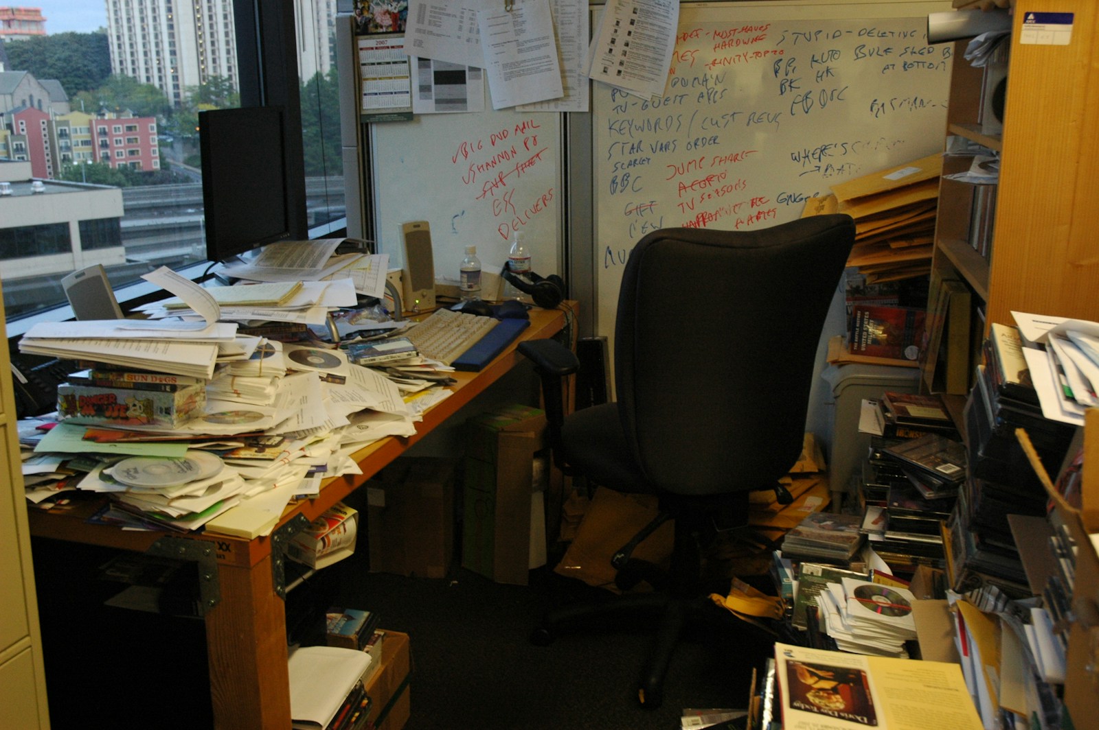 20 Office Items You Need to Throw Out Before They Pile Up Again