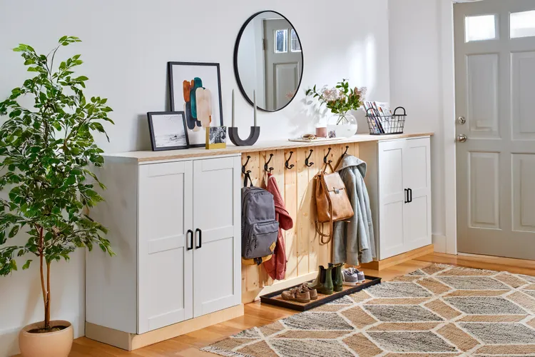 10 Entryway Items You Should Throw Away Today