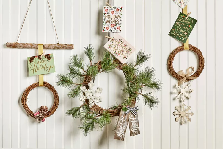 12 Holiday Decorations You Should Throw Away Before Next Season