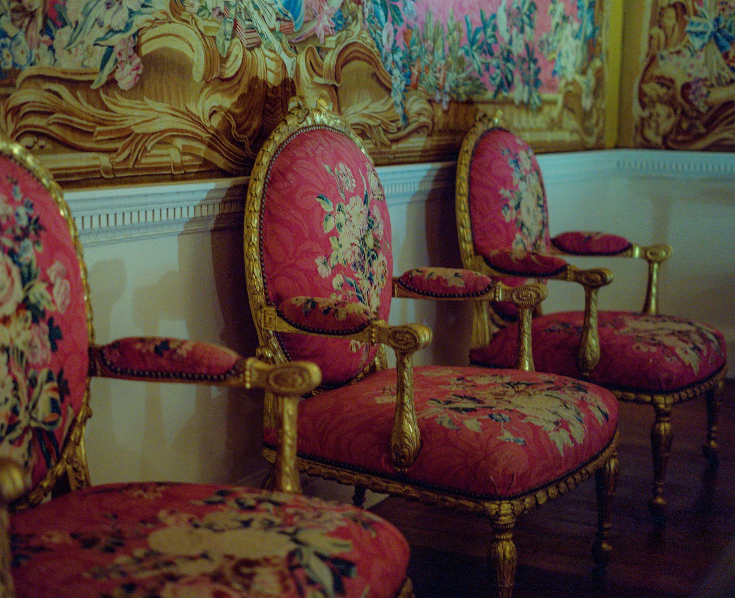 7 Old Items That Should Never Go Straight to the Trash