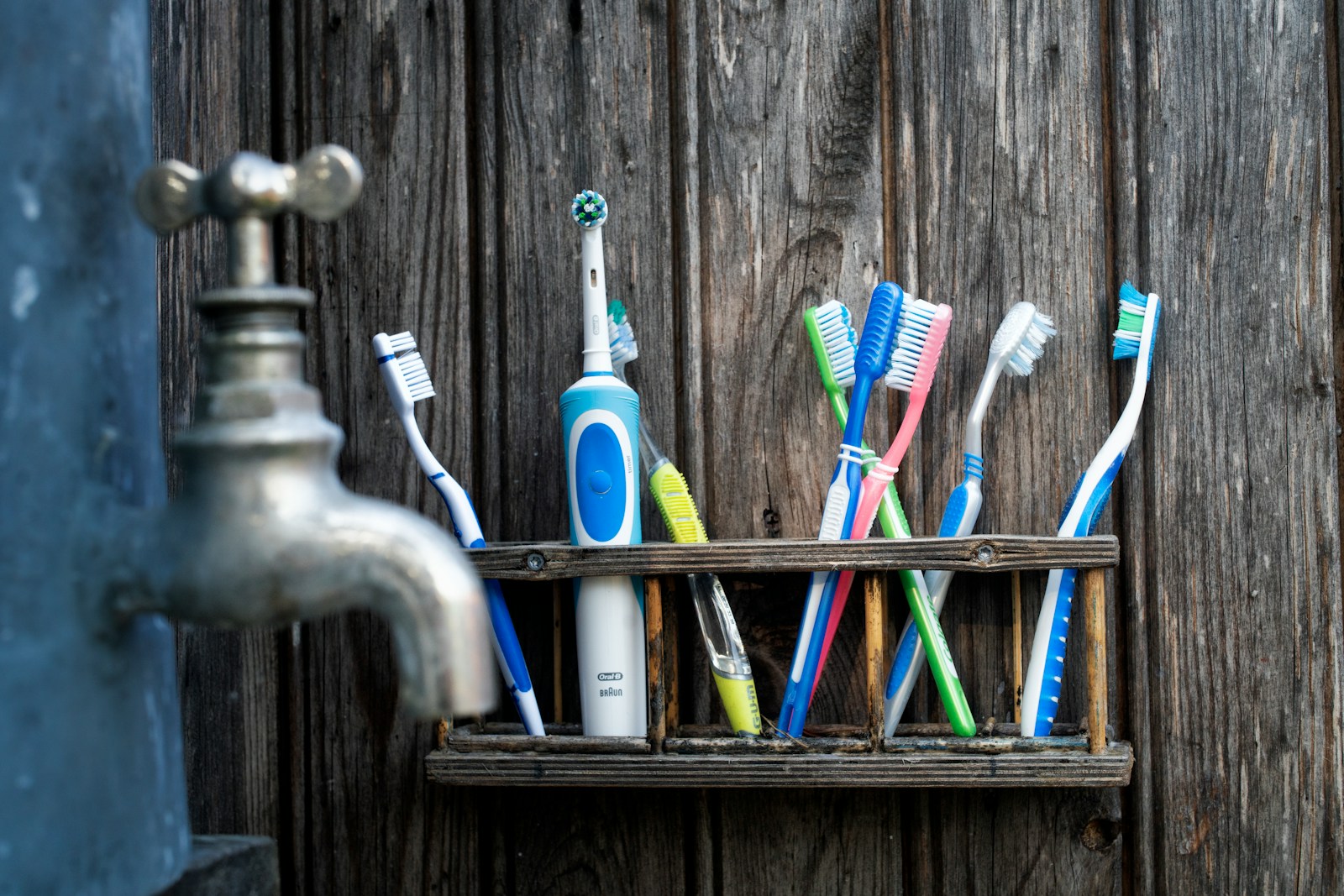 8 Bathroom Items You Should Throw Away Right Now