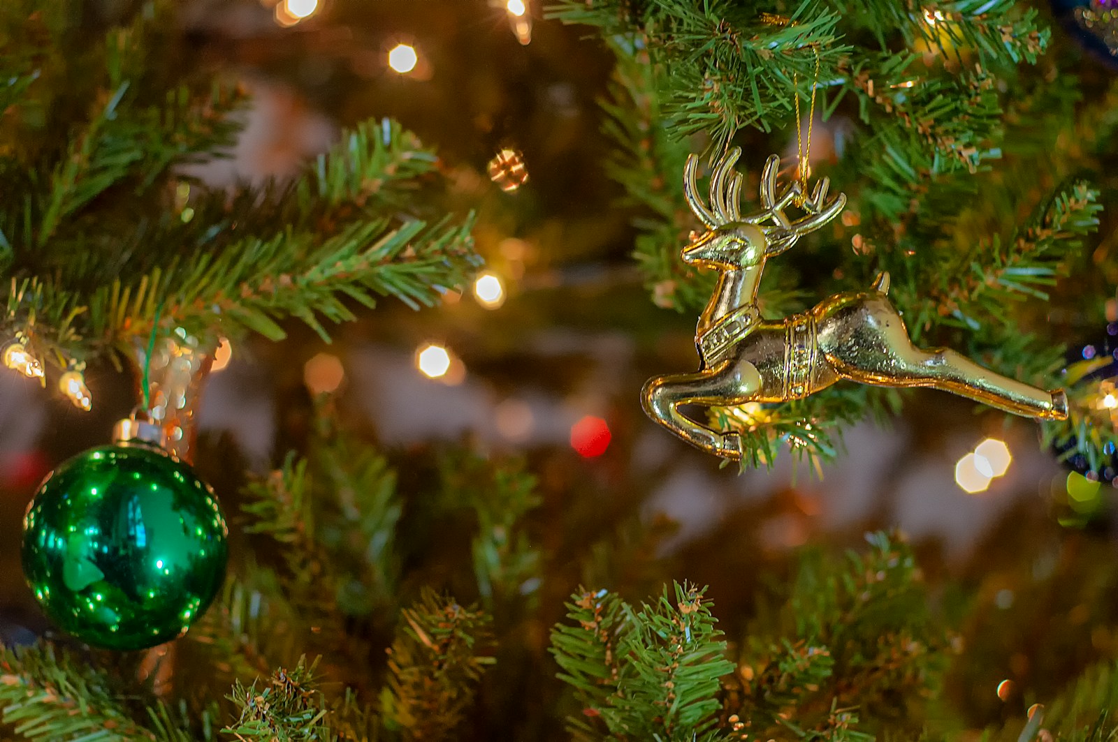 7 Decorations That Defined Christmas in the 70s and 80s