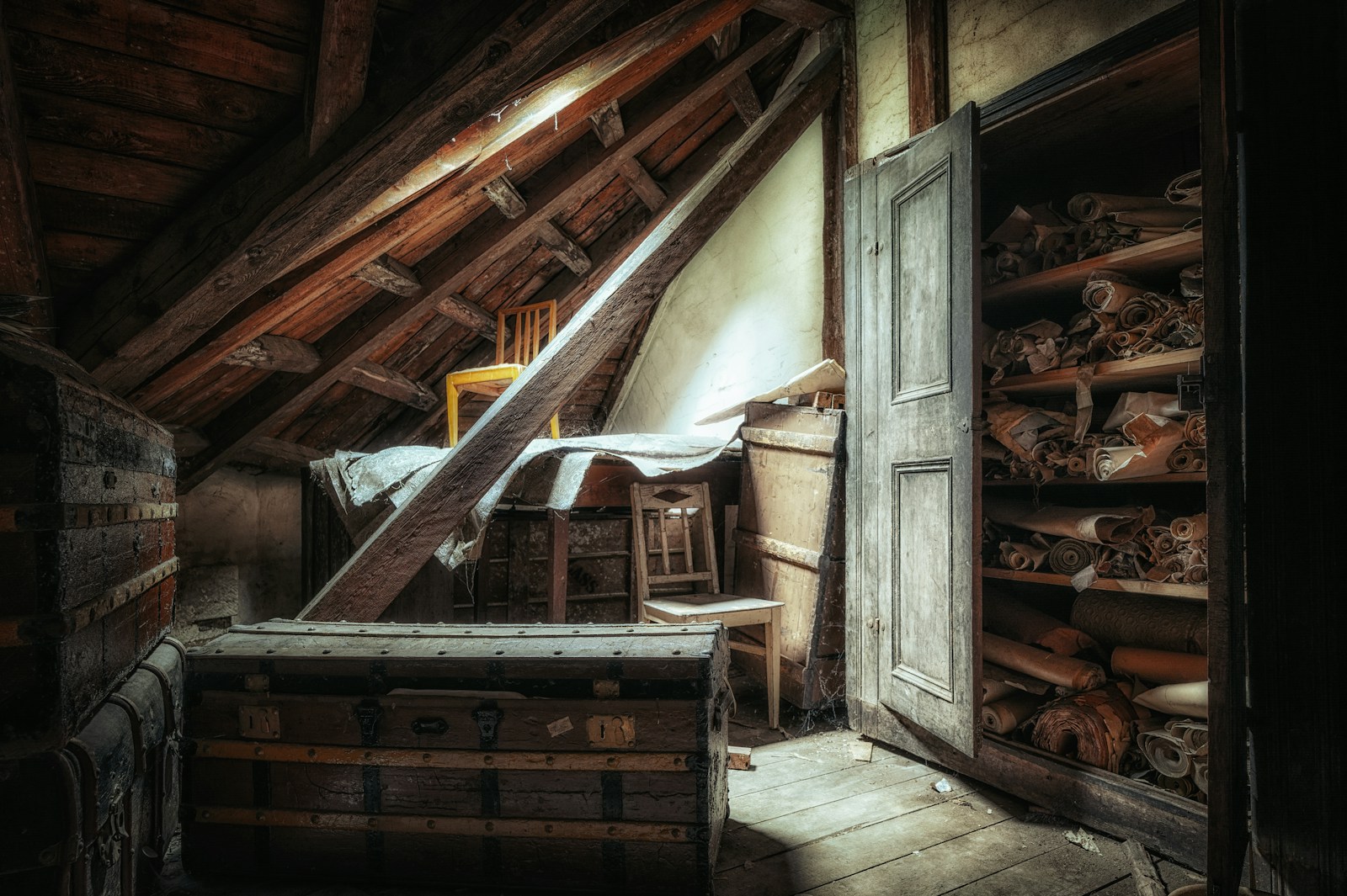 8 Things You Should Never Store in the Attic