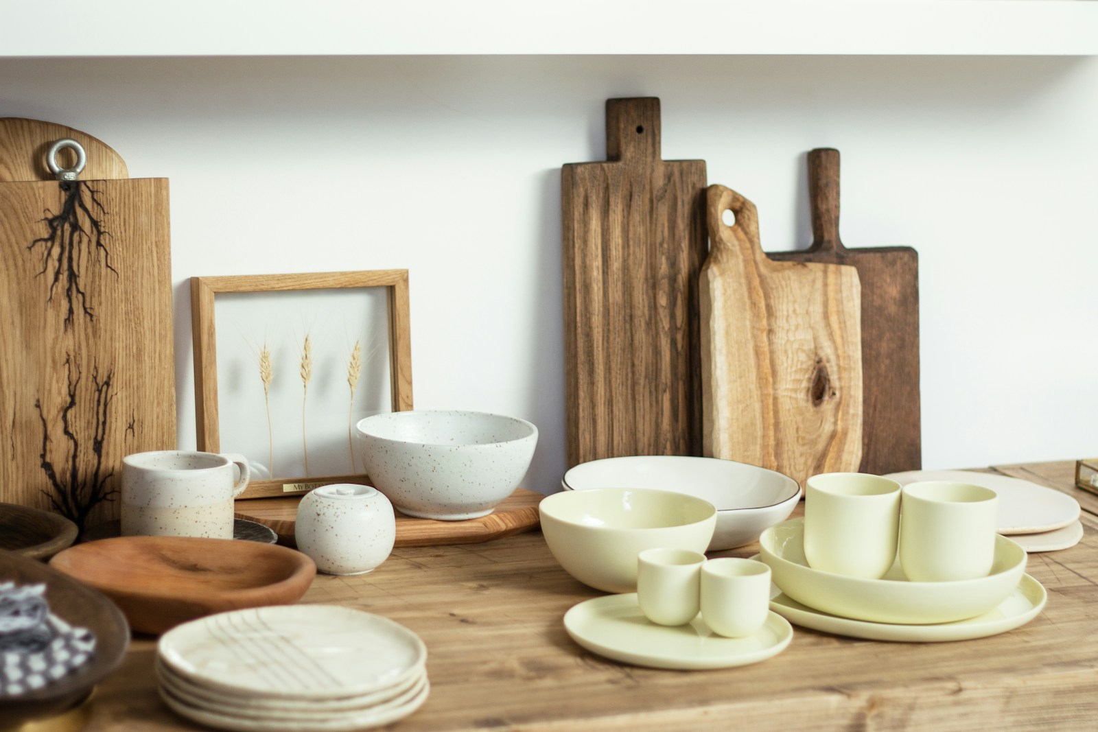 6 Vintage Kitchenware Brands People Mislabel as Junk but Are Valuable