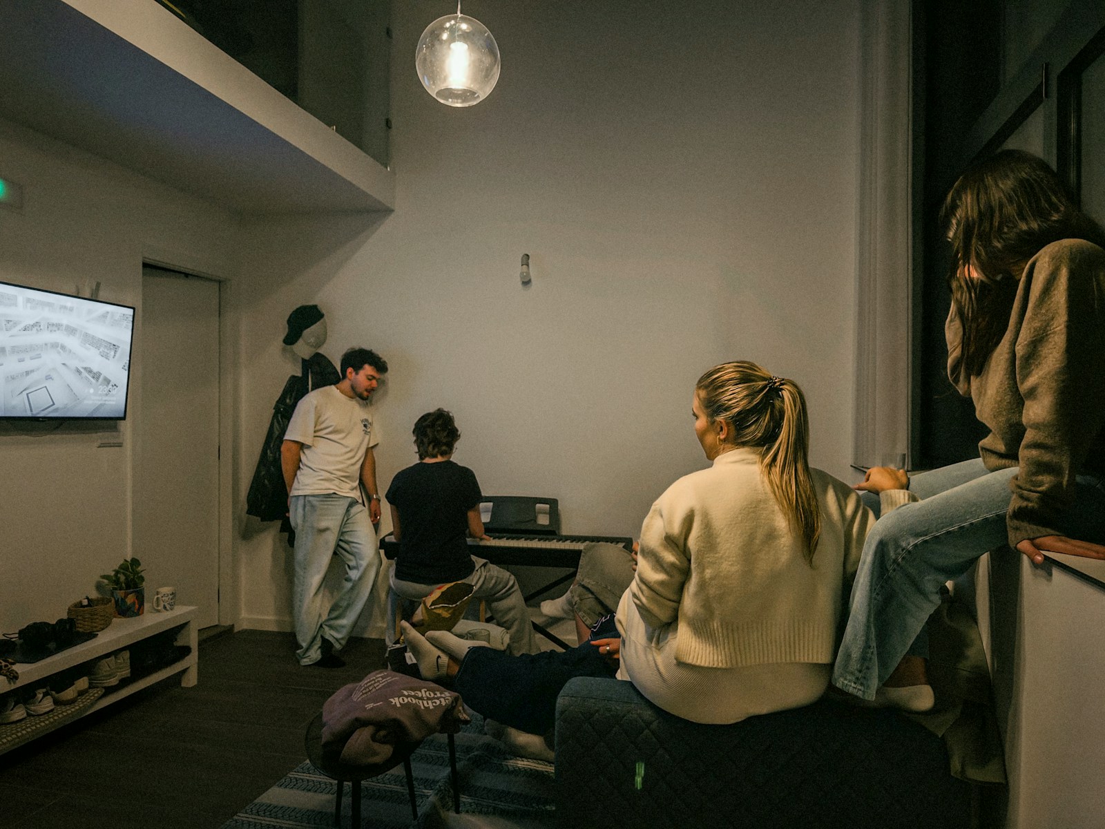 My roommate’s girlfriend started doing his chores when she visits, and now he says cleaning is “her system,” not his responsibility