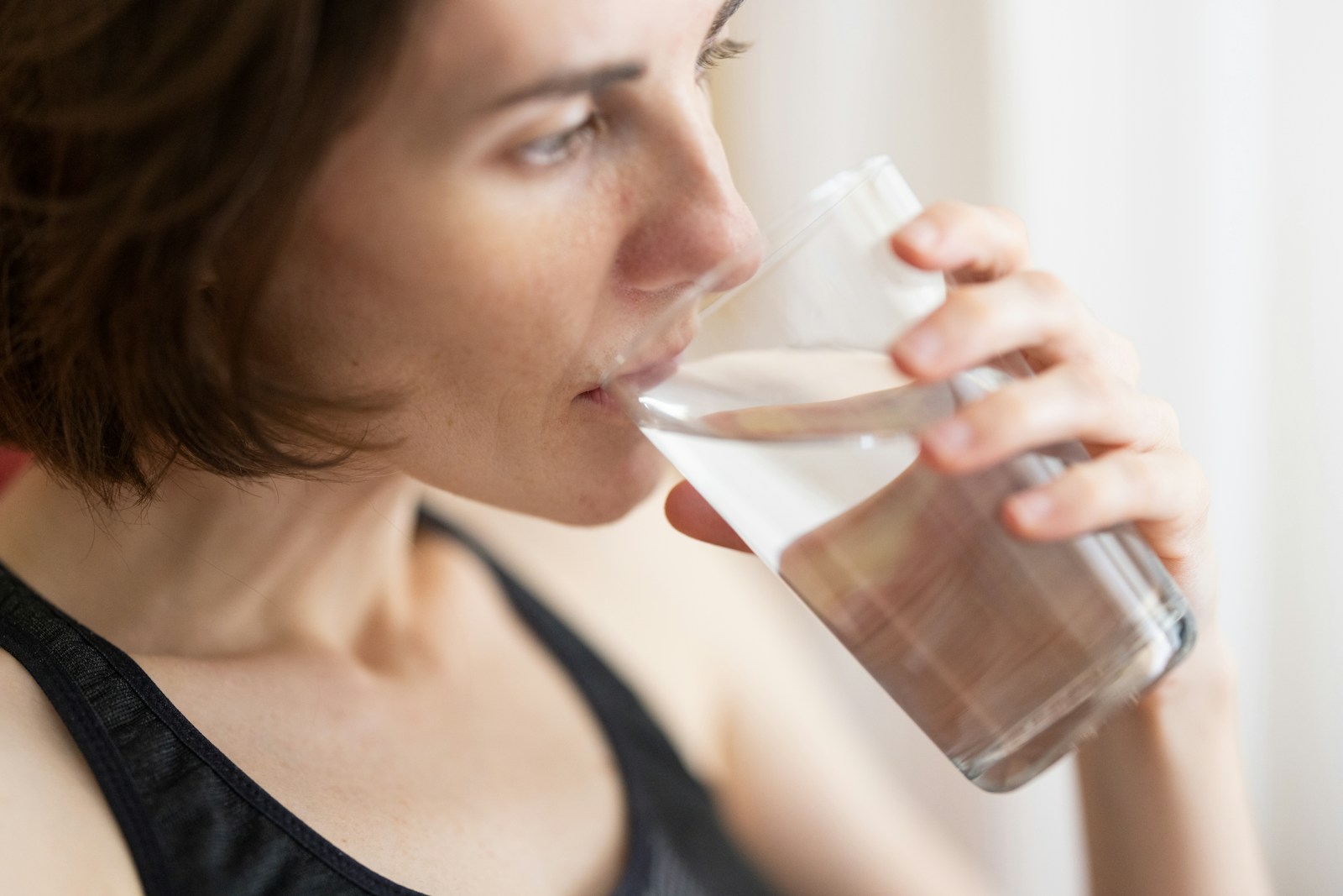 6 Subtle Signs You’re More Dehydrated Than You Realize And It’s Starting To Show