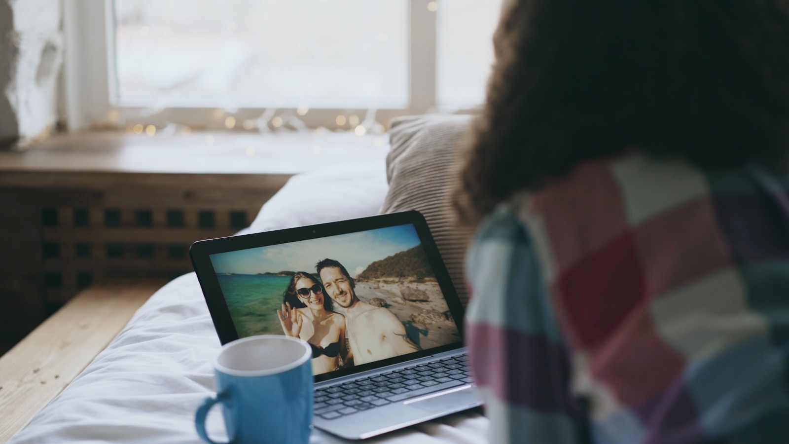 Woman Says Her Long Distance Boyfriend Has Done Nothing Wrong, but Every Interaction He Has With Other Women Still Sends Her Into a Shame Spiral She Can’t Shut Off