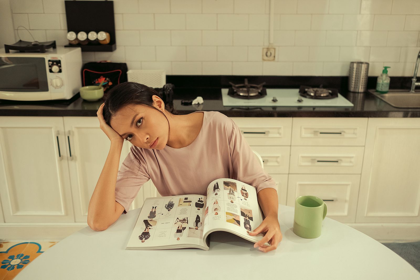 Woman Does Not Want A Friend Moving Into Her Already-Full Apartment, Because One Person’s Housing Problem Should Not Become Four Roommates’ Problem