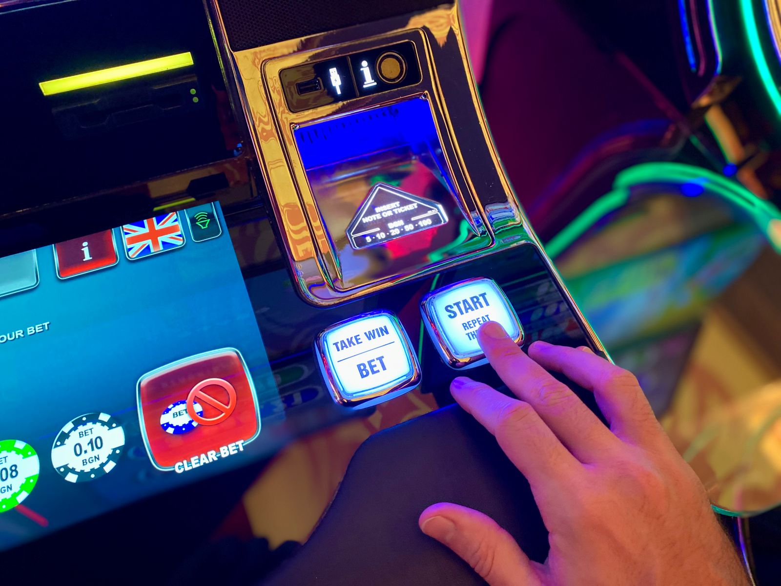 First-Time Gambler Loses $100 On A Weird Animal Farm Machine, Decides The Game Is Rigged, And Retires From Gambling Forever