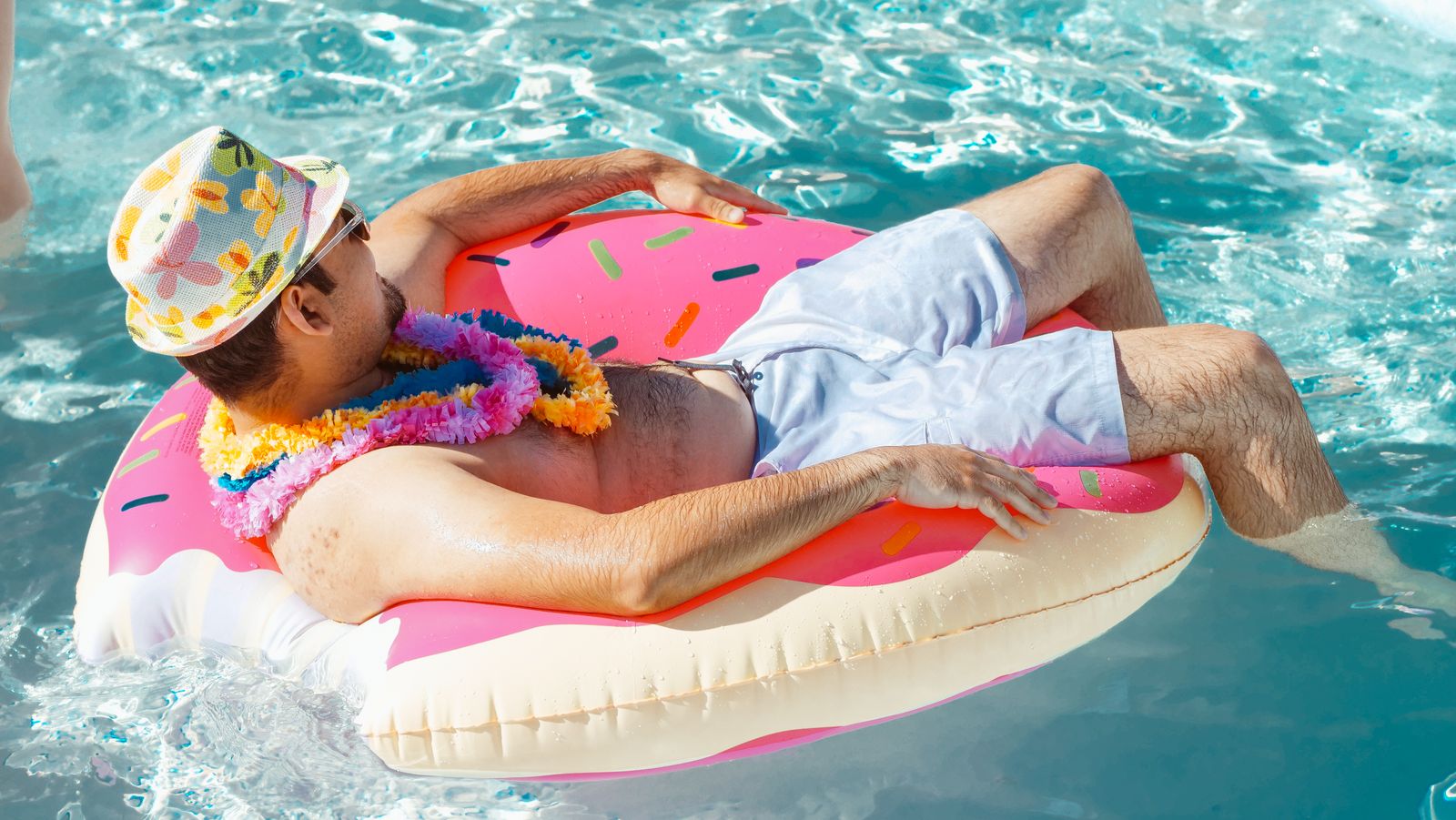 Hangry Pool Party Guest Demands His Burger Immediately, So He Gets It Raw On A Bun And Suddenly Learns How To Ask Nicely