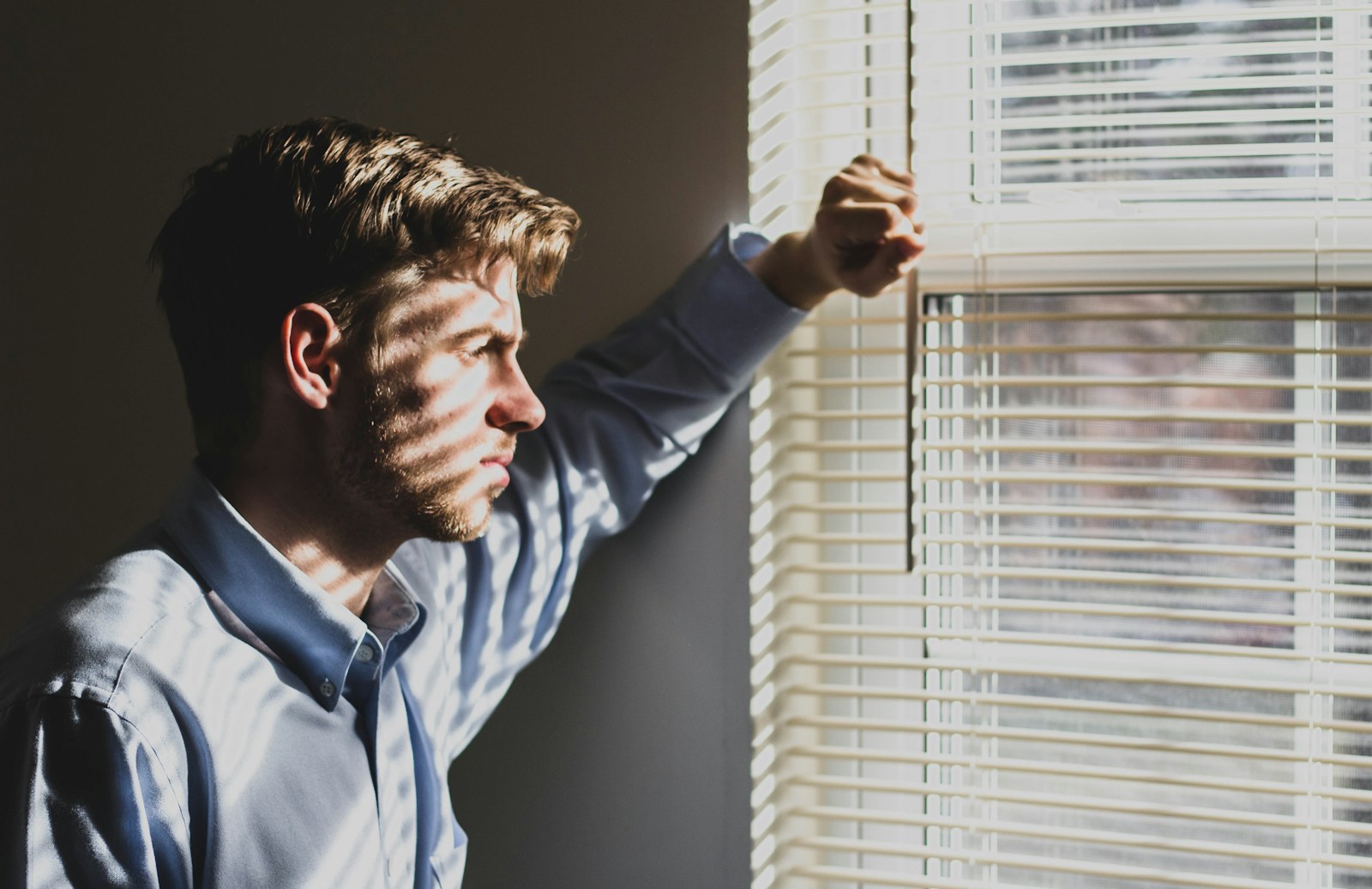 Man Breaks Down Publicly During An Emotionally Abusive Relationship, Then Wonders If His Trauma Responses Made Him The Problem
