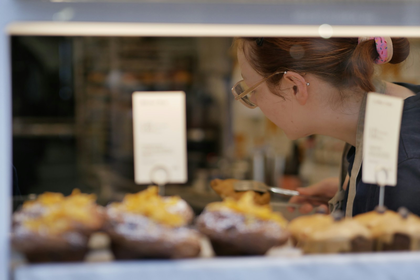 Wendy’s Customer Demands A Muffin That Was Never Microwaved, So She Gets A Frozen Brick And The Defeat Comes With A Wrapper