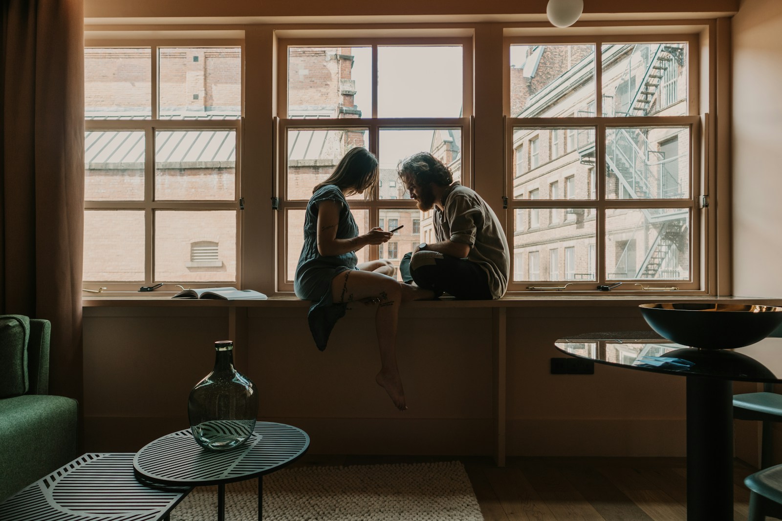 Girlfriend Suddenly Feels Possessive Over Every Friend He Mentions, Even Though He Is Giving Her Normal Attention And Has Done Nothing Wrong