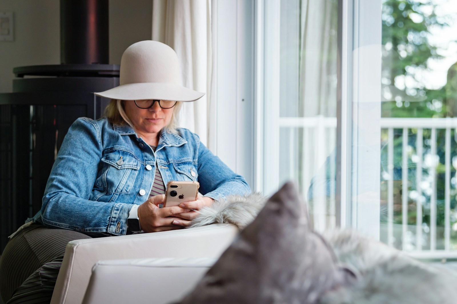 Queer Adult Considers Visiting the Terminally Ill Mother Who Raised Them in Religious Neglect, Then One Brief Phone Call Proves Cancer Has Not Given Her Empathy—So They Grieve the Loving Parent They Never Had Instead