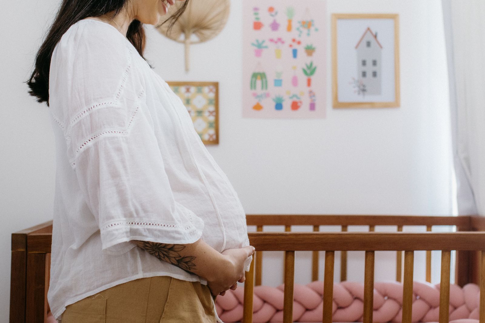 Pregnant Mother Supports Her Husband Through His First Psychotic Episode While Caring for Two Toddlers, Then MIL Calls Her an Unfit Nurse and Threatens Court Control Over His Care—Triggering Months of Trauma After Every Missed Medication