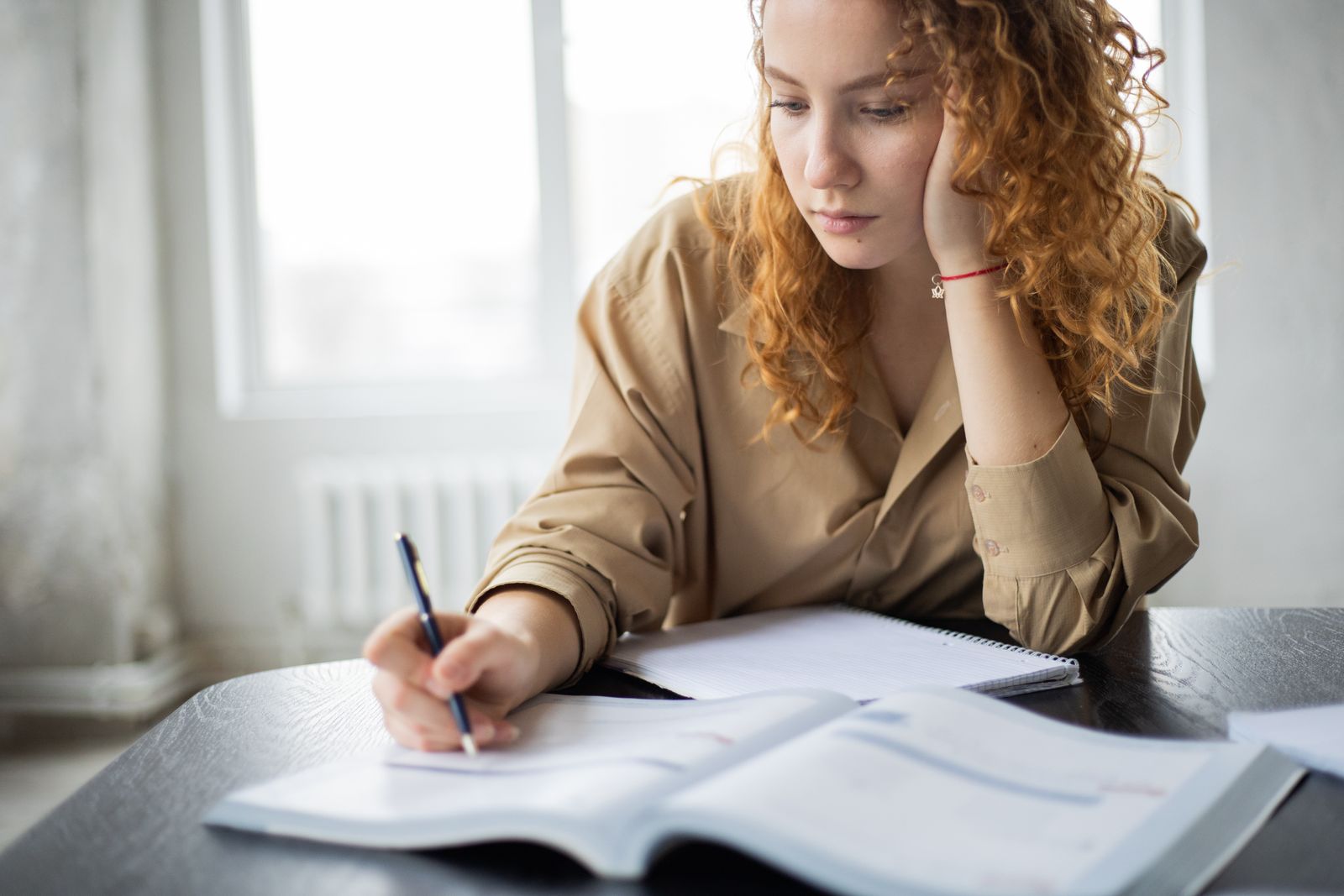 Exhausted 25-Year-Old PhD Student Works From 7 A.M. Until 10 P.M., Returns to Weekend Parties Lasting Until 3 A.M., and Gets Told to “Sort It Out” After Six Months of Searching for Housing—Then Blames Herself for Needing Sleep While Facing a Failed Preliminary Exam