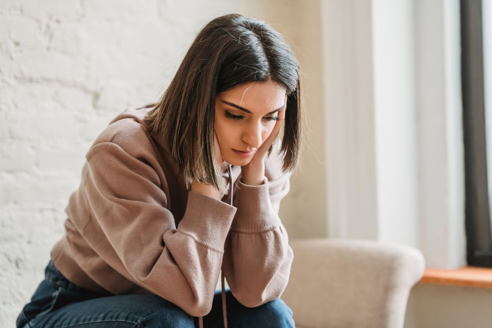 Sweetly Controlling Mother Says Feminists and Social Media Are “Brainwashing” Her Child, Demands a Promise of Total Agreement, and Uses Religion to Warn Against Going Astray—Revealing That Her Love and Pride Last Only While Her Children’s Identities Serve Her