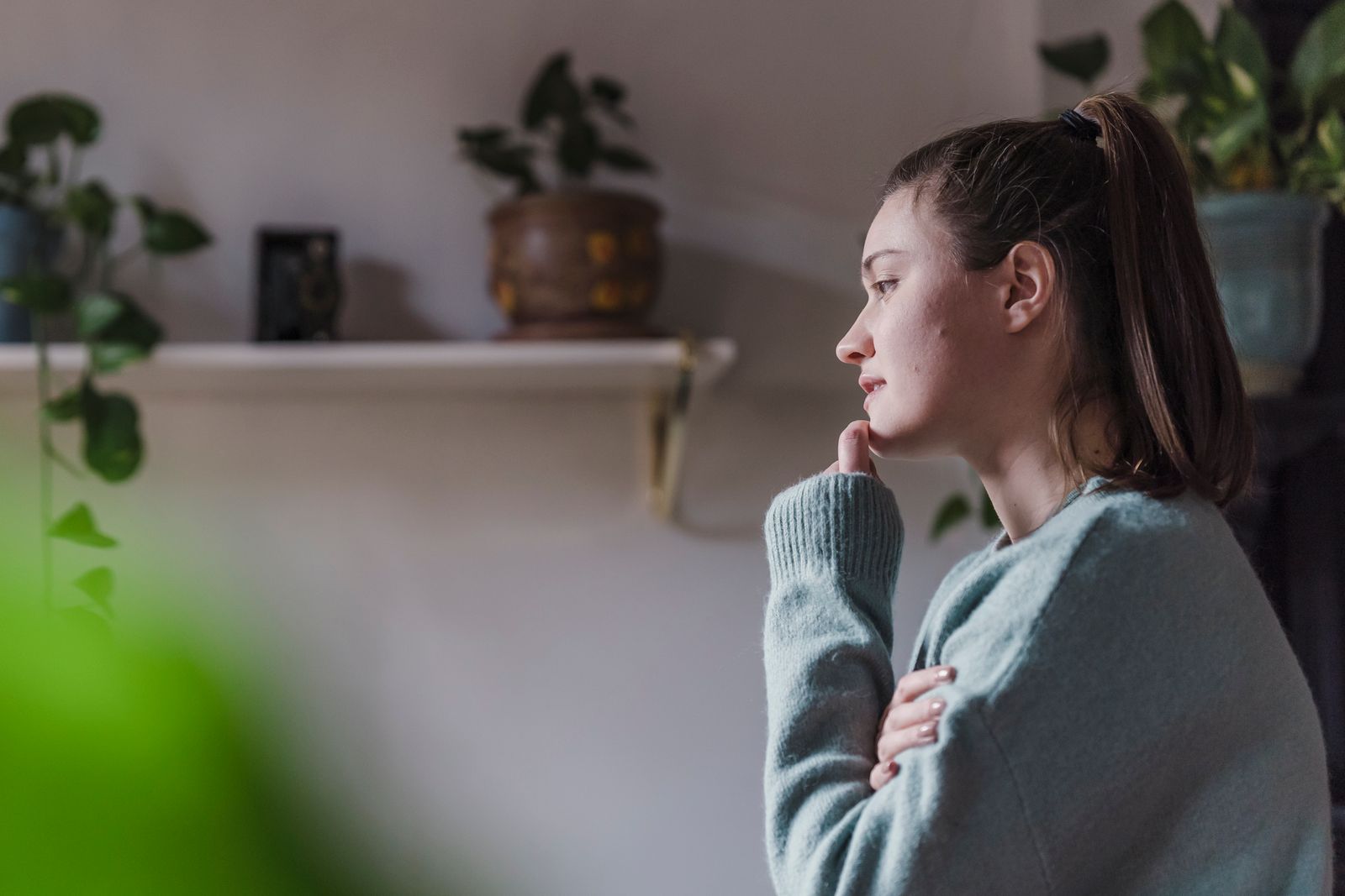 Violent 15-Year-Old Punches Her Older Sister With Silver Rings Over Identical Socks and Leaves Bruises and a Scar, Then Their Parents Blame the Victim for “Provoking” Her—So She Warns She Will End the Relationship After Moving Out
