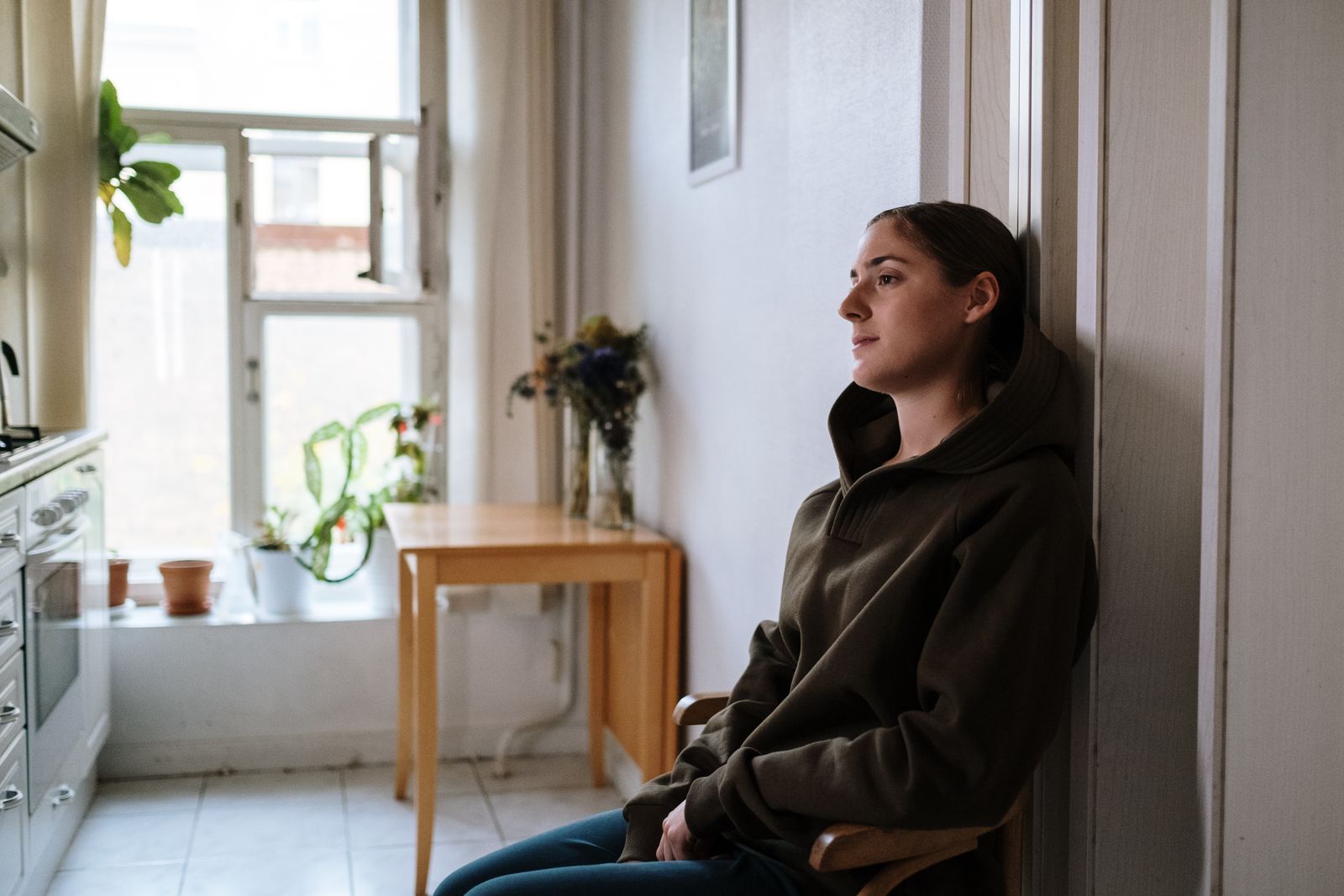 One Daughter Cuts Off Her Abusive Mother While Every Sister Stays and Says “That’s Just How Mom Is,” Leaving the Lone Estranged Child Questioning Her Own Reality Because Nobody Else Will Walk Away