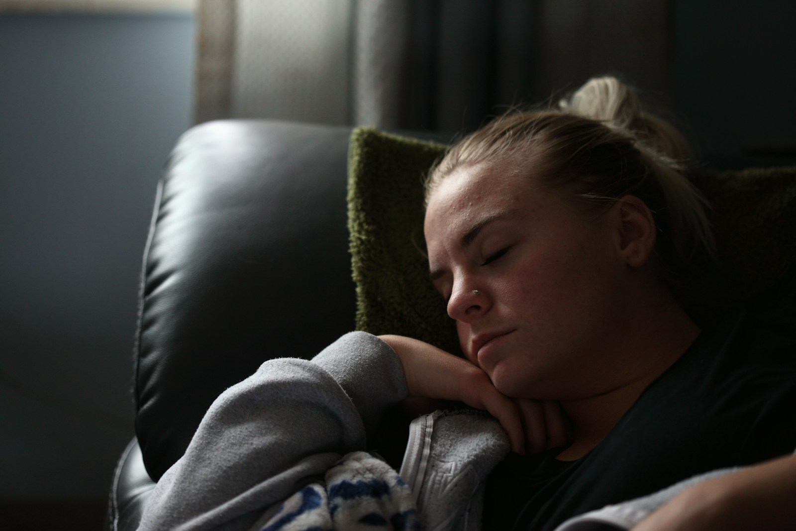 Adult Child Begins Having Frequent Harsh Dreams About the Narcissistic Father They Still Live With—and Realizes the Nightmares Can Strike Even After a Calm, Relaxed Evening Without Any Obvious Trigger
