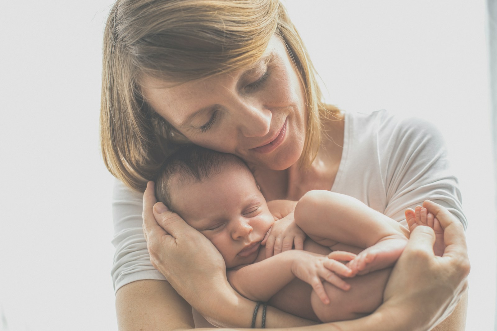 Postpartum Mother Raising Her Baby Alone Gives Her Remorseful Husband Another Chance Through Couples Therapy—Only for the Man Who Has Never Changed a Diaper to Lie, Charm the Therapist Into Calling Him a Great Dad, and Gloat That His Wife Failed to Make Him Look Bad