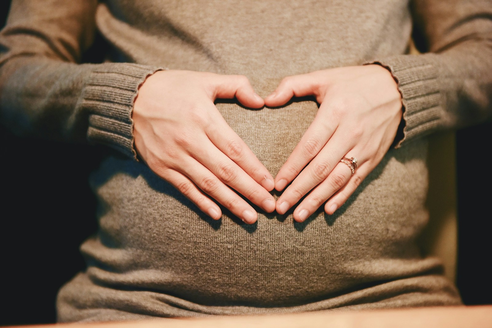 High-Risk Mother Moves in With Her Mother-in-Law While 36 Weeks Pregnant With Twins and Her Husband Is Overseas, Then Gets Accused of Hiding Medication, Keys, and Snacks as MIL’s Paranoia Suddenly Escalates