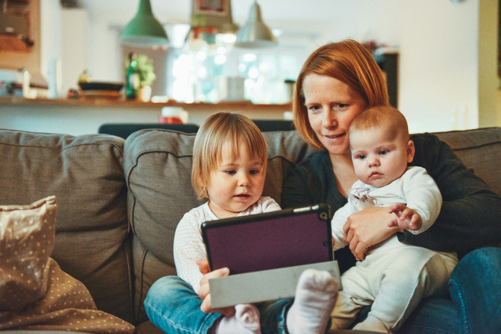 Stay-at-Home Mother Piles Five Dirty Diapers on Her Husband’s Gaming Chair After He Keeps Leaving Them on the Children’s Dresser, Then His Apology Leads to a Blood Test Revealing ADHD and Hyperthyroidism Were Causing Serious Brain Fog
