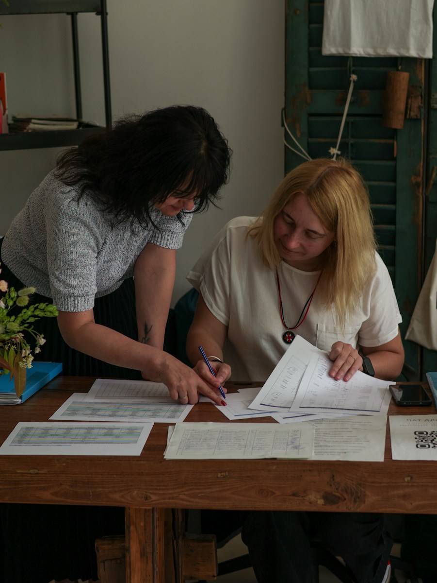 Parents Who Cosigned Their Adult Kid’s Apartment Lease Are Shocked to Learn They Are Still Legally on the Hook Long After Move Out