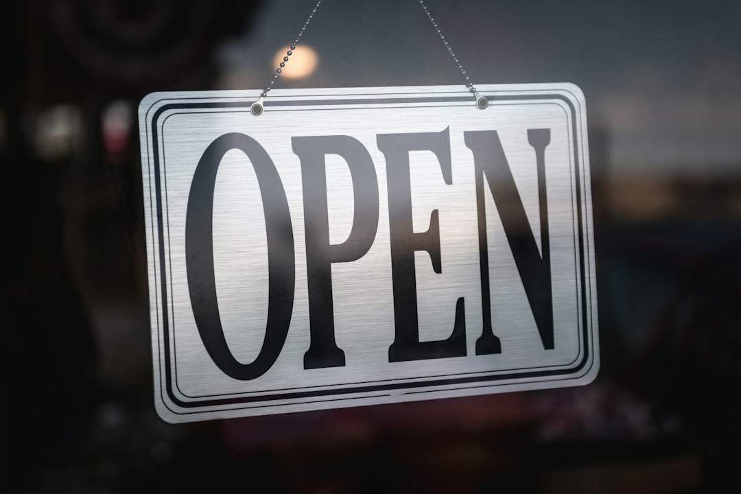 Open house sign welcoming visitors